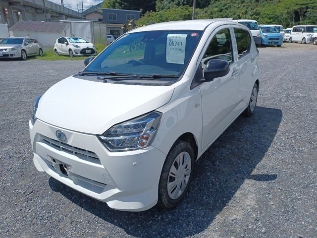 5741 Daihatsu Mira e s LA350S 2018 г. (LUM Kobe Nyusatsu)